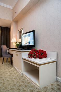 New Plum Garden Seasons Hotel - Shenzhen Zhucun  Exterior foto
